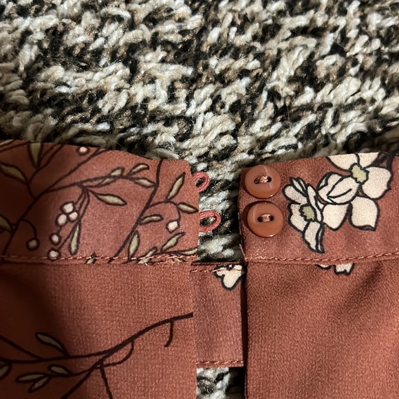 Beautiful Rose + Olive sienna floral size small mock neck blouse. Gently used. - Picture 10 of 12